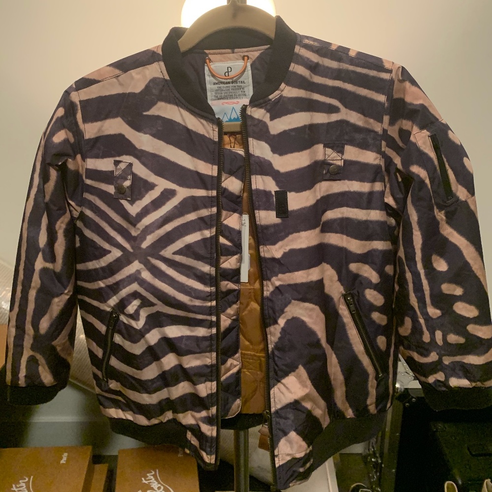 PP PopUpShop Zebra Bomber